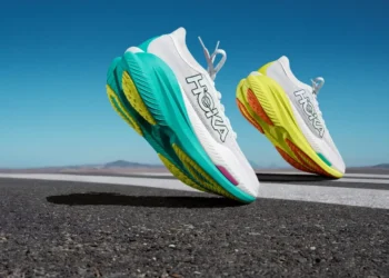 HOKA เปิดตัวรองเท้า daily training รุ่นใหม่ล่าสุด HOKA MACH X 2 ที่มาพร้อมแรงส่งอันทรงพลัง มาพร้อมกับความโค้งที่เพิ่มขึ้นและแผ่น Pebax® ที่ยาวขึ้น ช่วยเพิ่มประสิทธิภาพในการทำความเร็ว