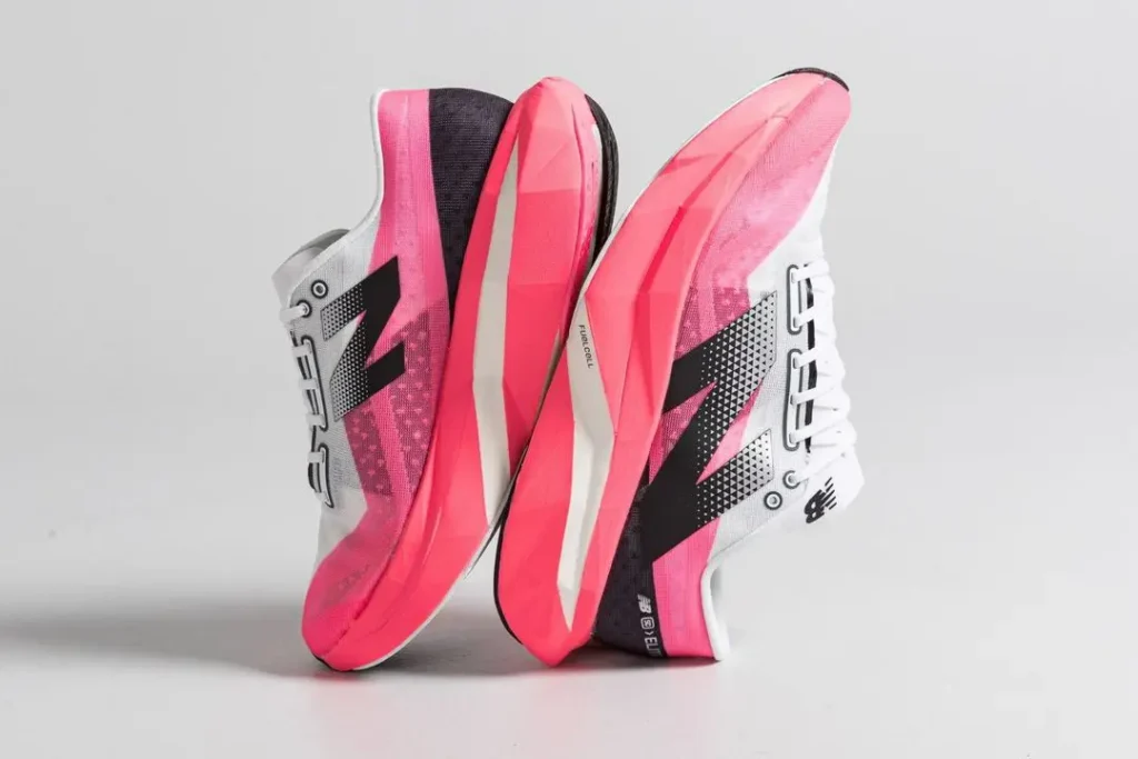 เผยโฉม New Balance FuelCell SuperComp Elite v4 สีใหม่ ขาว-ชมพู White/Pink