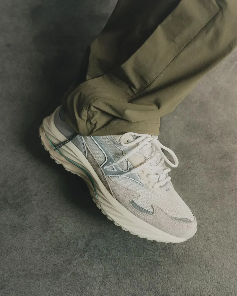 BSTN x Mizuno Wave Rider β GTX เข้าไทย 20 ก.ย. นี้ 