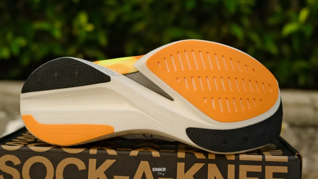 พรีวิว พาชม Saucony Endorphin Elite 2