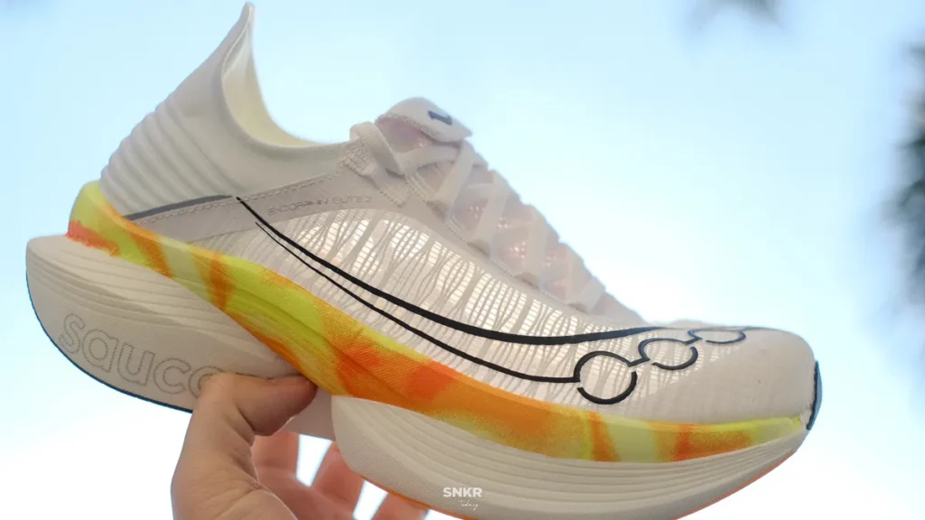 พรีวิว พาชม Saucony Endorphin Elite 2