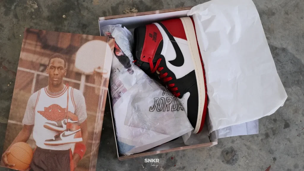Air Jordan 1 High OG "Black Toe Reimagined" ยกย่องให้กับปี Rookie Season ของ Michael Jordan