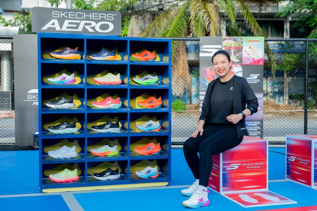 สเก็ตเชอร์สเปิดตัวซีรีส์รองเท้าวิ่ง “Skechers AERO” ครบทั้ง 3 รุ่นอย่างเป็นทางการครั้งแรก โชว์พัฒนาการดีไซน์ตัดผ่านอากาศด้วยหลากหลายกิจกรรม เพื่อมอบประสบการณ์แอโรไดนามิกในการวิ่งทุกก้าว