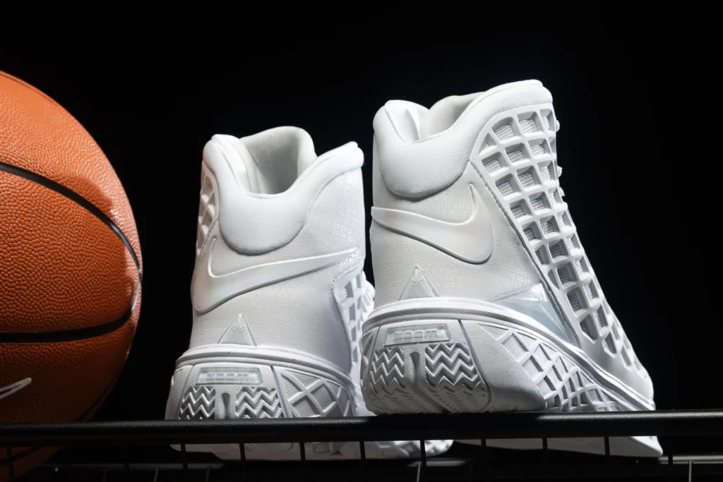 Nike Kobe 3 Protro "Halo" วางจำหน่าย 23 สิงหาคม 2025 นี้