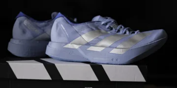 พาชม adidas Adizero Adios Pro 4 Bangsaen21-2025 รองเท้าวิ่งมาราธอนรุ่นพิเศษที่ออกมาสำหรับงานวิ่งบางแสน21 เท่านั้น
