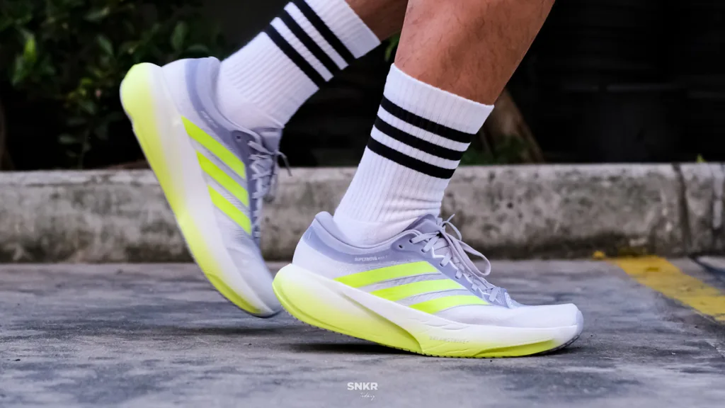 รีวิวรองเท้าวิ่ง adidas Supernova Rise 3 ปรับโฉมใหม่ โอบกระชับทั้งเท้าดีขึ้น พื้นนุ่มสบาย