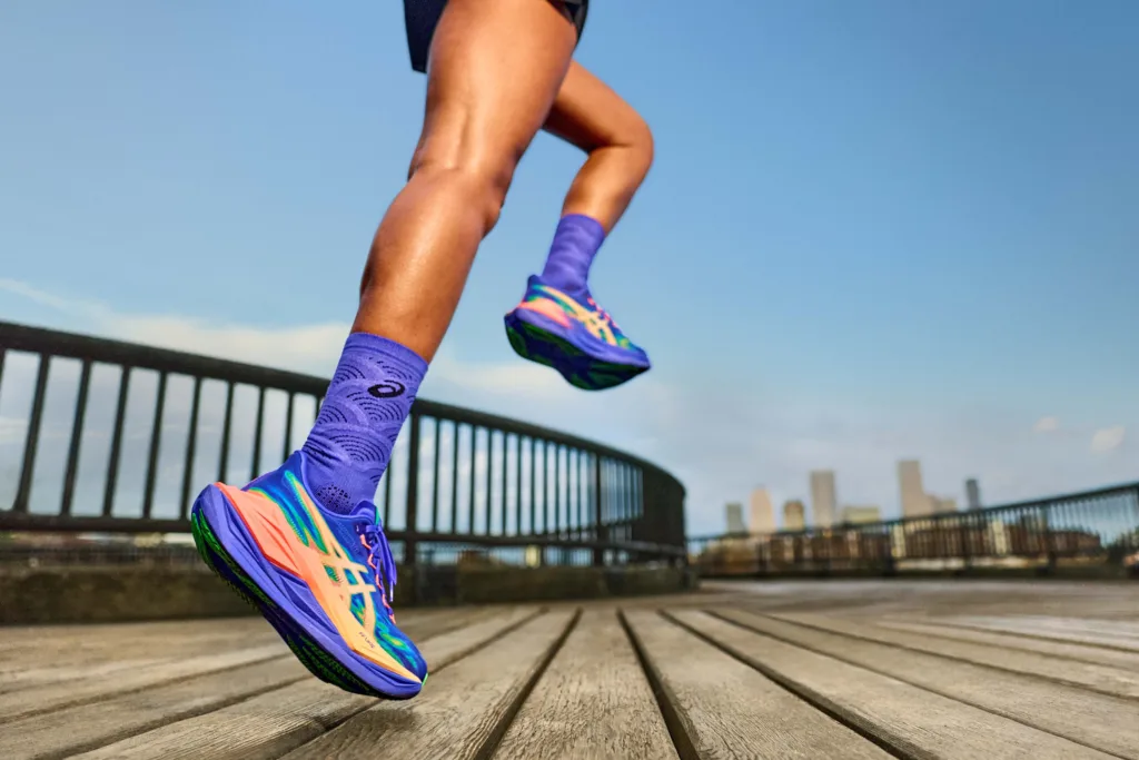 ASICS เปิดตัว SUPERBLAST 3 มาพร้อมเทคโนโลยี FF LEAP™โฟมใหม่ล่าสุดและน้ำหนักเบาขึ้น