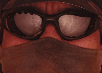 SATISFY และ Oakley เตรียมปล่อยคอลเลกชันใหม่ นำโดยแว่น Straight Jacket 99 และเสื้อผ้า