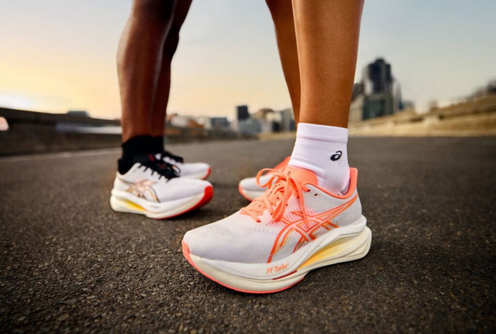 ASICS เปิดตัว SONICBLAST 2 รองเท้าวิ่งรุ่นใหม่ พร้อมรองเท้าวิ่งแพ็คสีใหม่ RISE & SHINE