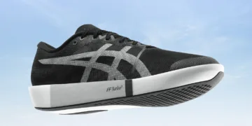 รองเท้า ASICS METASLEEK สีดำขาวจากประกาศทางการ ASICS
