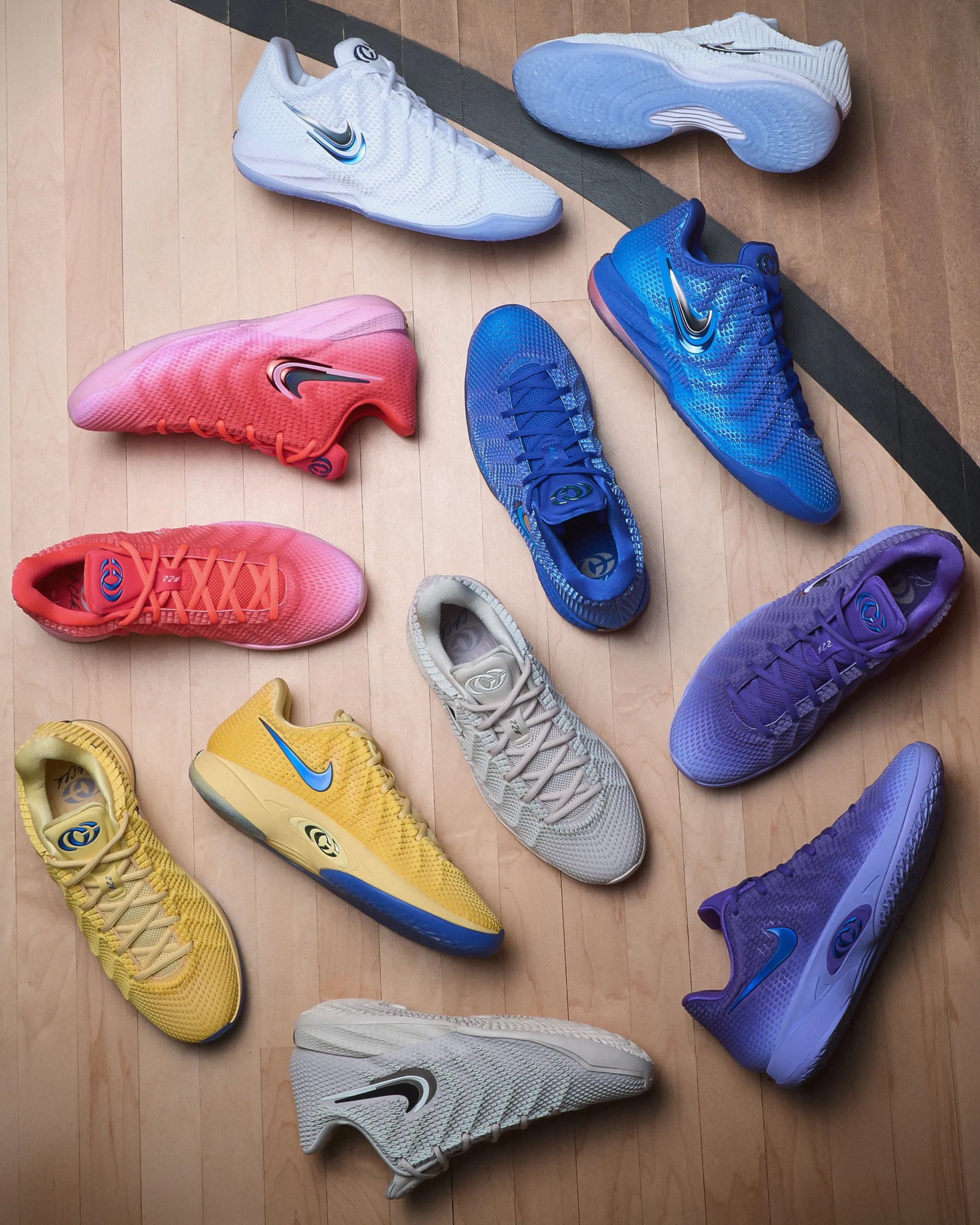 Nike Caitlin 1 หลายมุมรวมพื้นรองเท้าและรูปทรงด้านข้าง