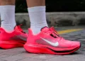 รีวิว Nike Pegasus Plus 2 เกิดมาเพื่อเป็นรองเท้าวิ่งสำหรับซ้อม