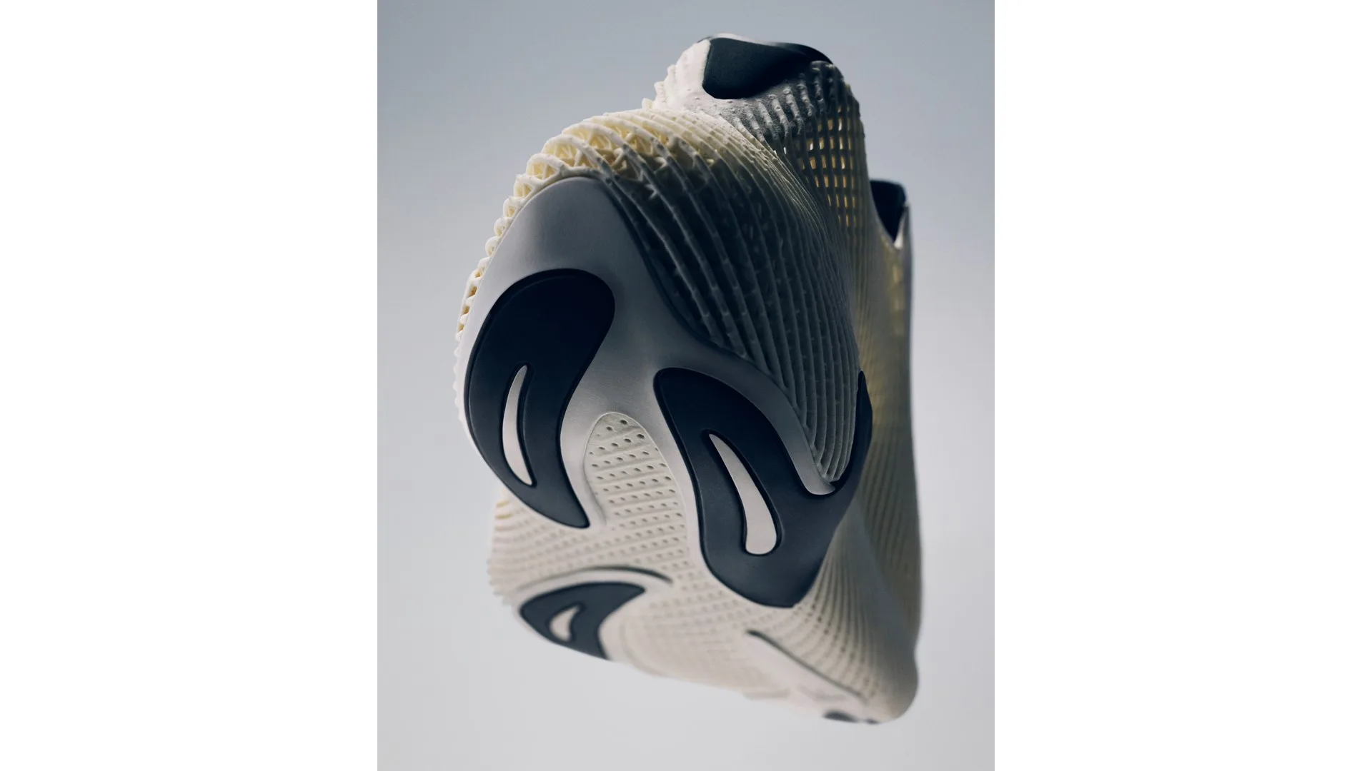 adidas Futurecool มุมใต้พื้นและโครงสร้างช่องเปิด