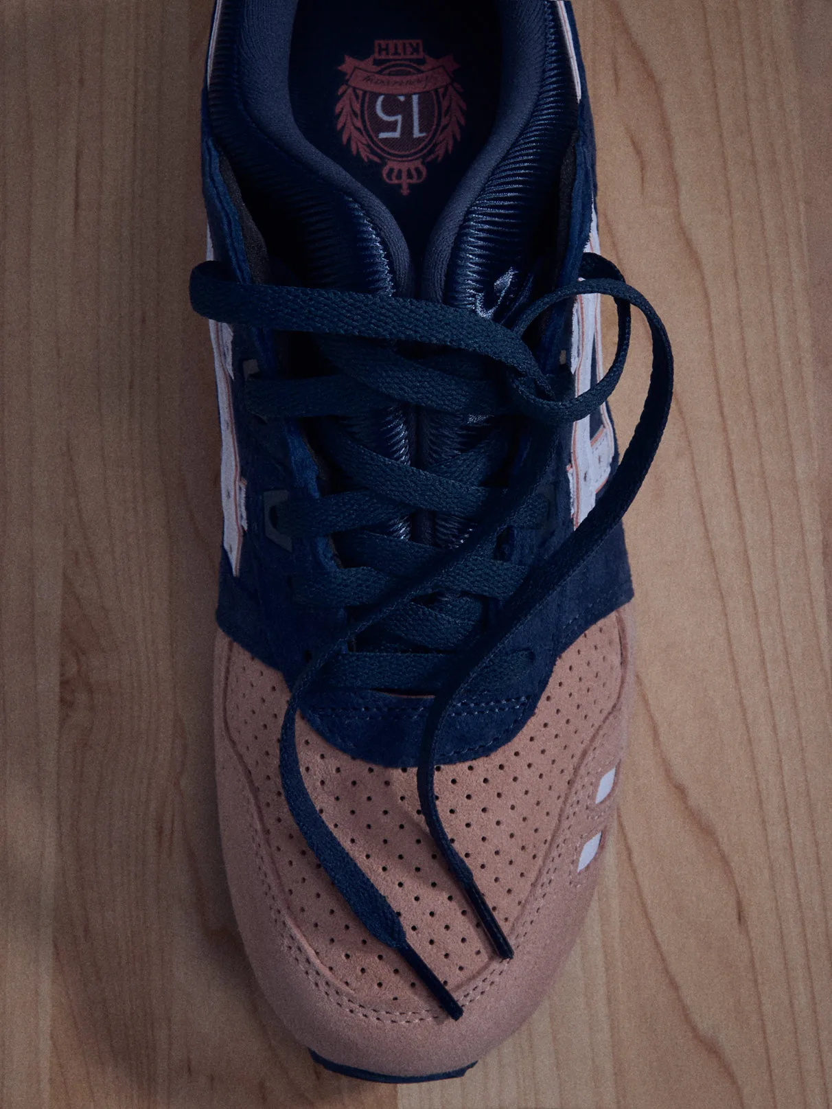 รายละเอียด ASICS GEL-LYTE III Salmon Toe มุมด้านบน