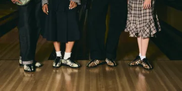 adidas Originals และ Brain Dead นำเสนอรองเท้าทรง Bowling ในสองสีใหม่ ถ่ายทอดดีไซน์สุดโดดเด่นเหนือกรอบ