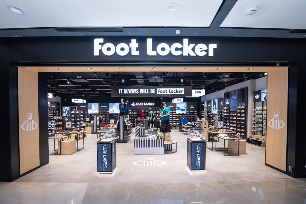 Foot Locker เปิดสาขาใหม่ล่าสุดที่เซ็นทรัล หาดใหญ่ พบกับคอนเซ็ปต์ร้านโฉมใหม่ พร้อมไอเท็มยอดฮิตเอาใจคนรักสนีกเกอร์และสปอร์ตแฟชั่นโซนภาคใต้