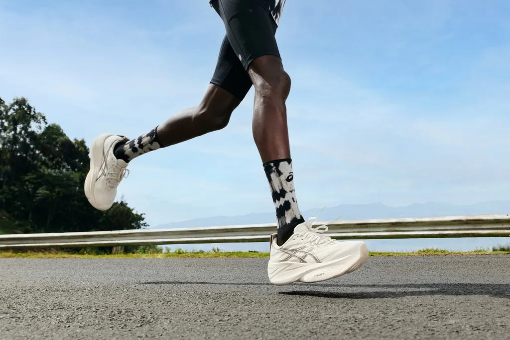 ASICS เปิดตัว GEL-SLOWCUSH รองเท้าสาย Recovery ที่เปลี่ยน Easy Runให้เหมือนวิ่งบนก้อนเมฆ เมื่อการชะลอจังหวะ สำคัญไม่แพ้การวิ่งเร็ว
