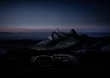 MERRELL x Snow Peak AGILITY PEAK 6 BOA SP บนฉากฟ้าก่อนเช้า