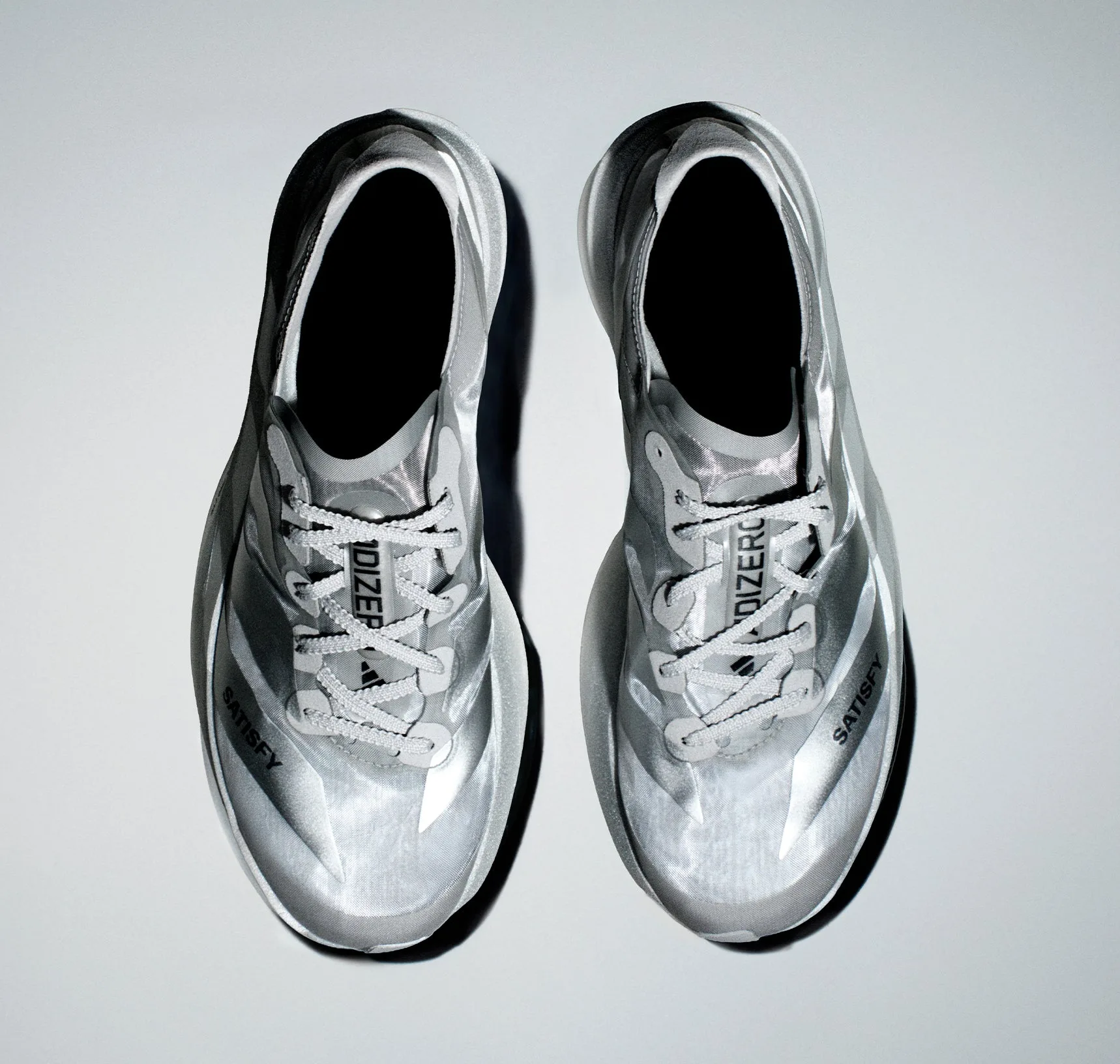 อัปเปอร์ engineered mesh ของ SATISFY x adidas Adios Pro Evo 2