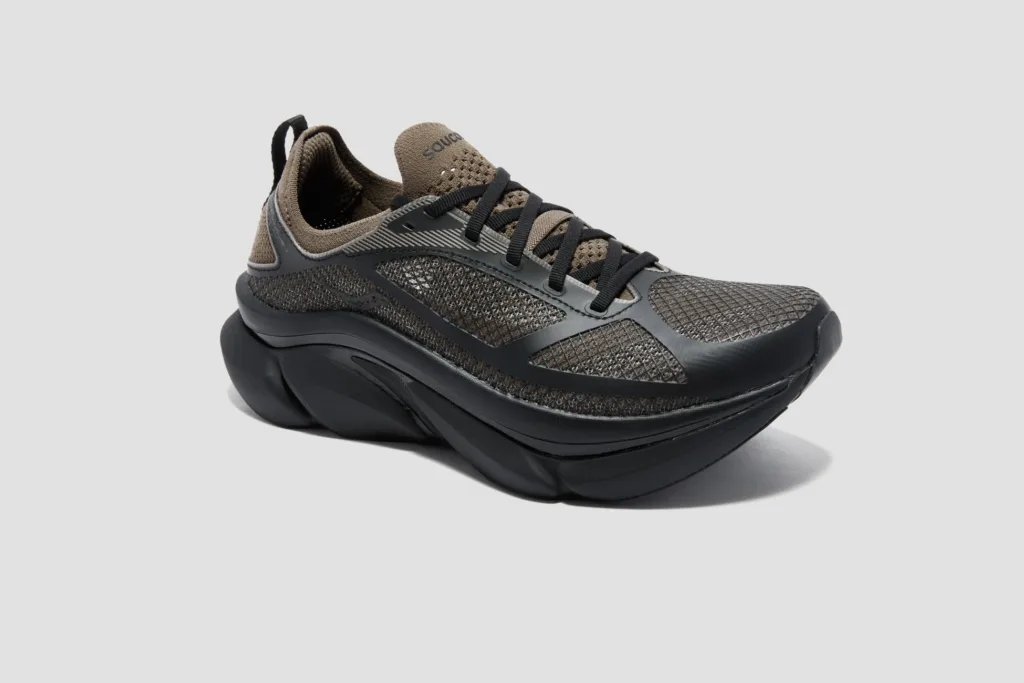 Saucony x yoshiokubo Endorphin Elite 3 สี SEPIA/BLACK มุมเฉียง