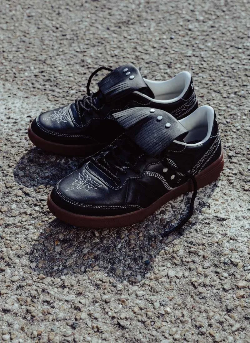 Saucony 586i Space Cowboy สี Black Gum